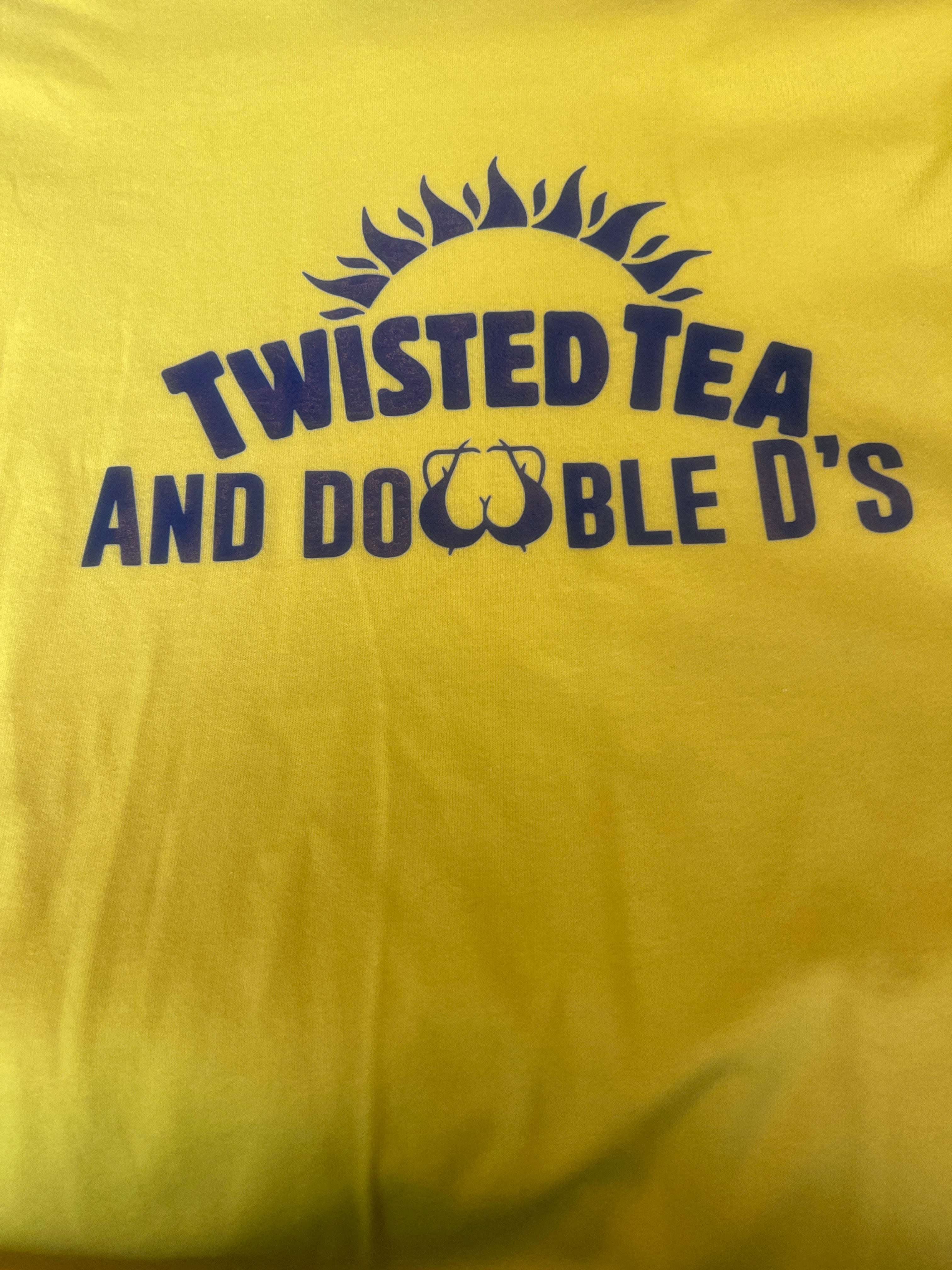 XL yellow T-shirt